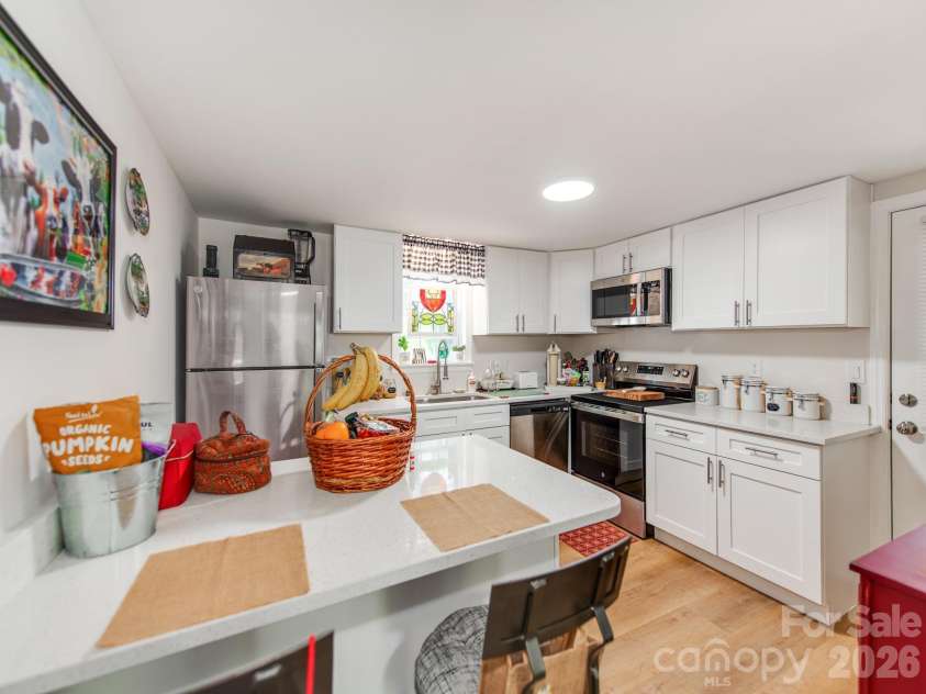 102 Lanier Street, Mount Holly, NC 28120.  MLS# CAR4381690, YatesRealty ID 22413. 