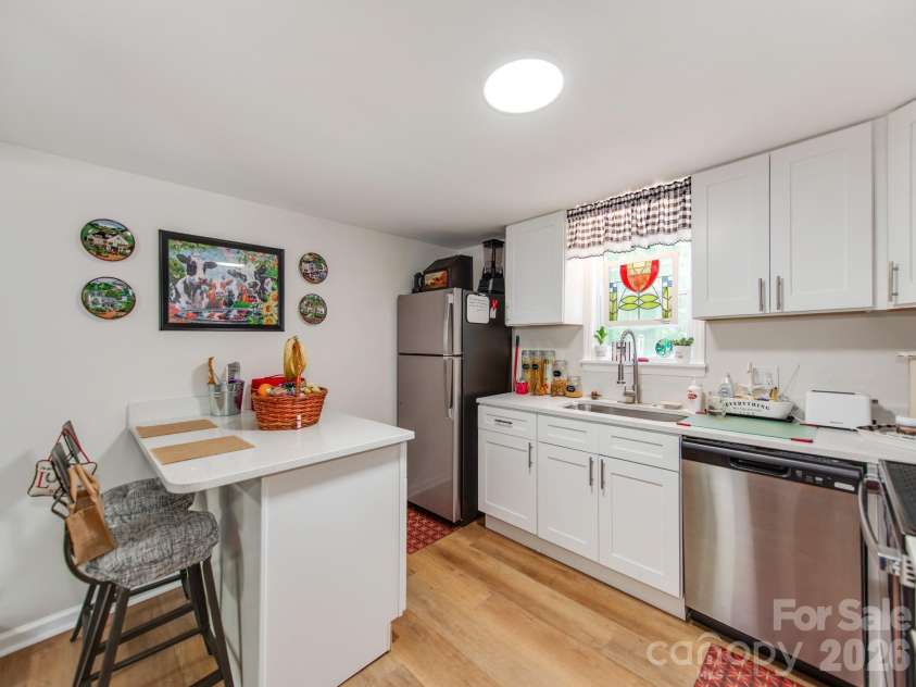 102 Lanier Street, Mount Holly, NC 28120.  MLS# CAR4381690, YatesRealty ID 22413. 