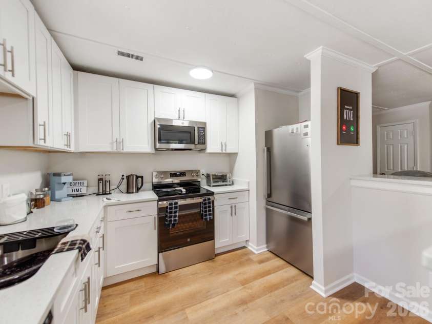 102 Lanier Street, Mount Holly, NC 28120.  MLS# CAR4381690, YatesRealty ID 22413. 