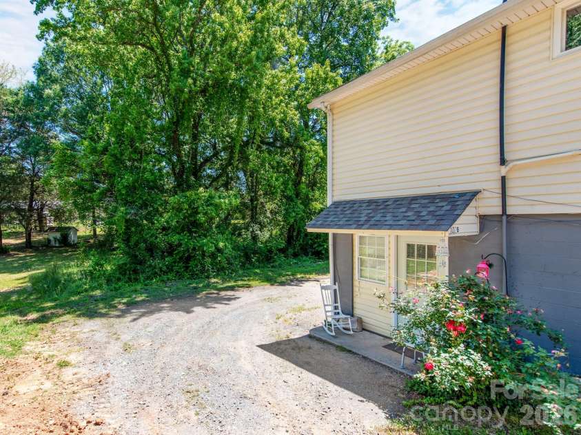 102 Lanier Street, Mount Holly, NC 28120.  MLS# CAR4381690, YatesRealty ID 22413. 