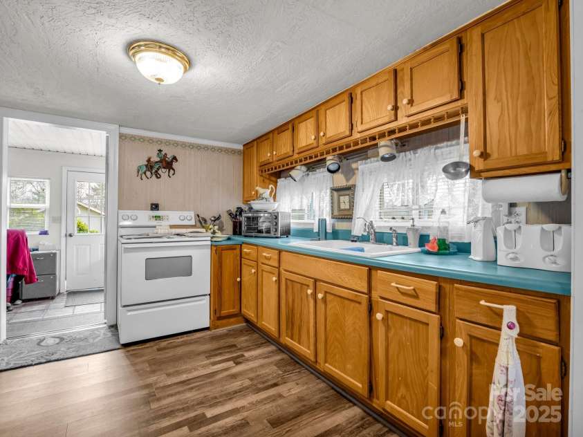 55 Settlers Trail, Mars Hill, NC 28754.  MLS# CAR4275597, YatesRealty ID 22413. 