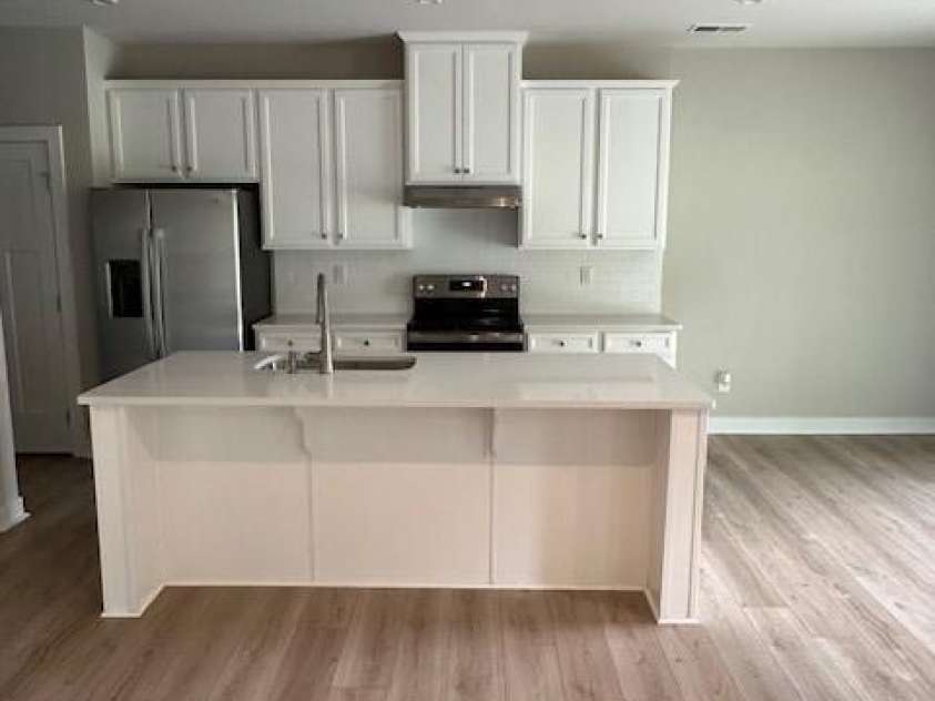 1411 Cottage Green Drive, Monroe, NC 28112.  MLS# CAR4275637, YatesRealty ID 22414. Kitchen