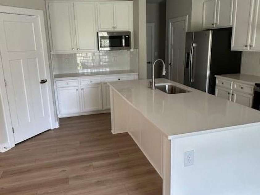 1411 Cottage Green Drive, Monroe, NC 28112.  MLS# CAR4275637, YatesRealty ID 22414. Kitchen