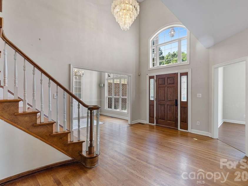 9111 Brocklehurst Lane, Charlotte, NC 28215.  MLS# CAR4380667, YatesRealty ID 22414. 