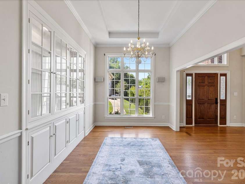 9111 Brocklehurst Lane, Charlotte, NC 28215.  MLS# CAR4380667, YatesRealty ID 22414. 