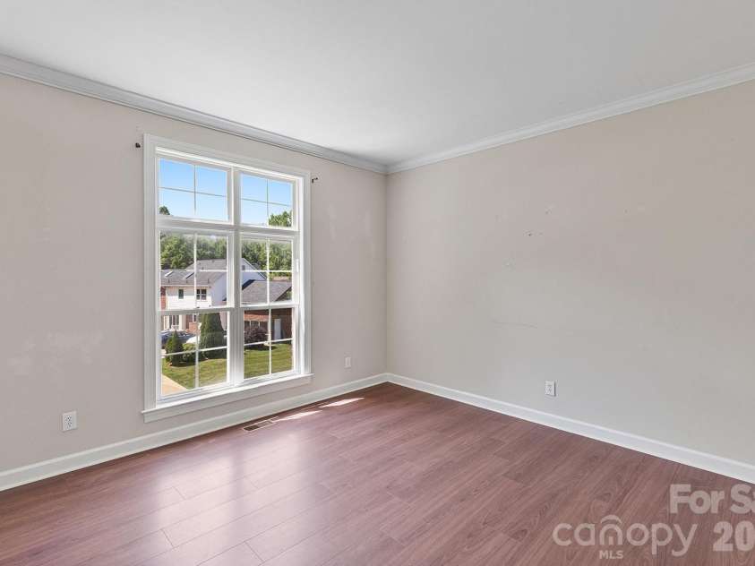 9111 Brocklehurst Lane, Charlotte, NC 28215.  MLS# CAR4380667, YatesRealty ID 22414. 