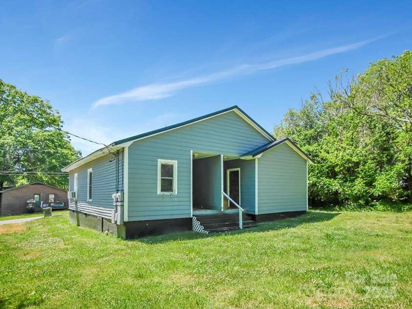 307 Jacob Street, Cherryville, NC 28021.  MLS# CAR4272844, YatesRealty ID 22416. 