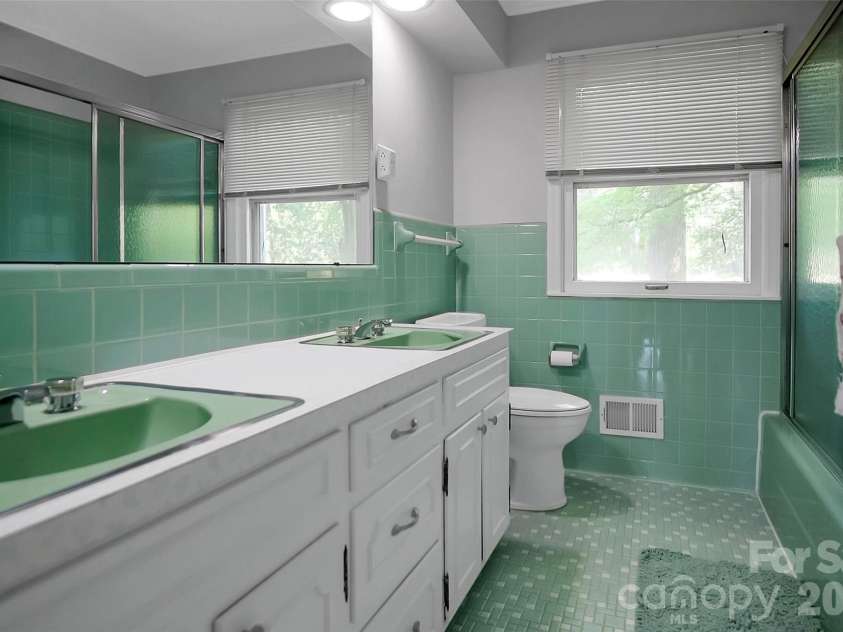 808 Old Mt Holly Road, Stanley, NC 28164.  MLS# CAR4382491, YatesRealty ID 22416. 