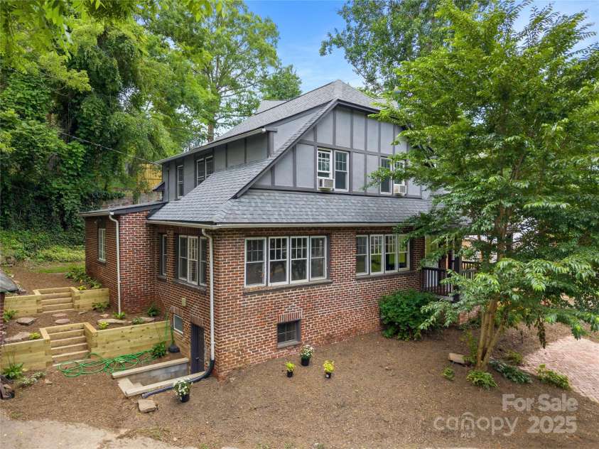 30 Caledonia Road, Asheville, NC 28803.  MLS# CAR4273890, YatesRealty ID 22417. 