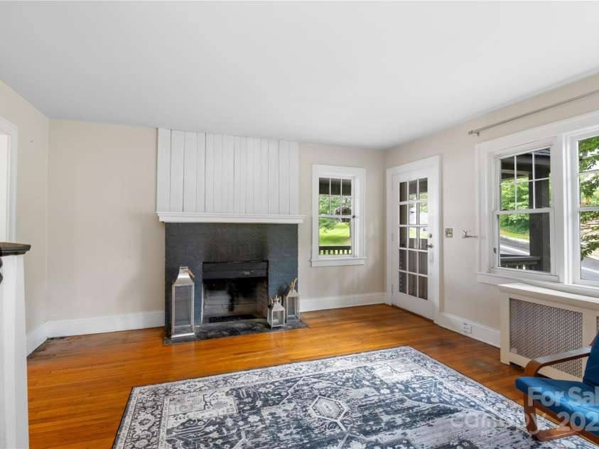 30 Caledonia Road, Asheville, NC 28803.  MLS# CAR4273890, YatesRealty ID 22417. 