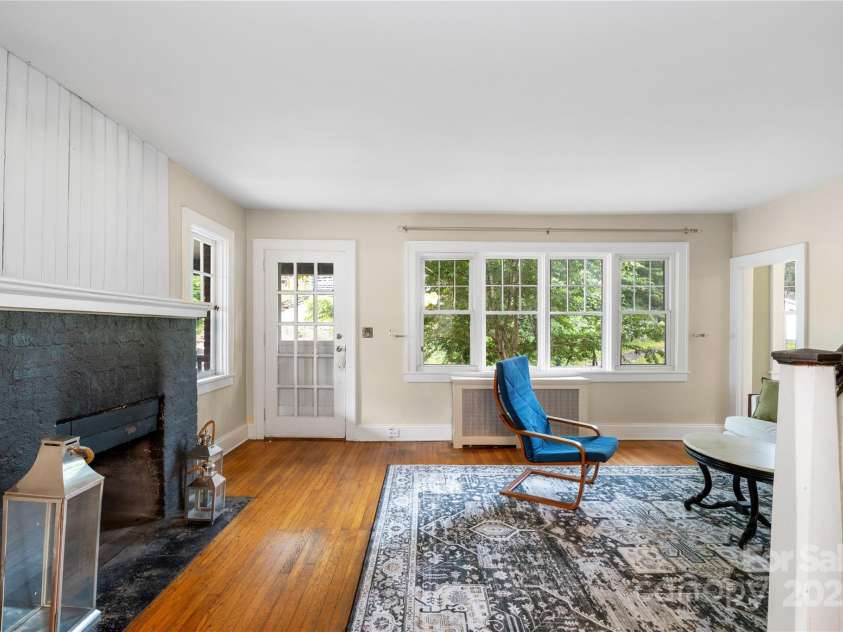 30 Caledonia Road, Asheville, NC 28803.  MLS# CAR4273890, YatesRealty ID 22417. 