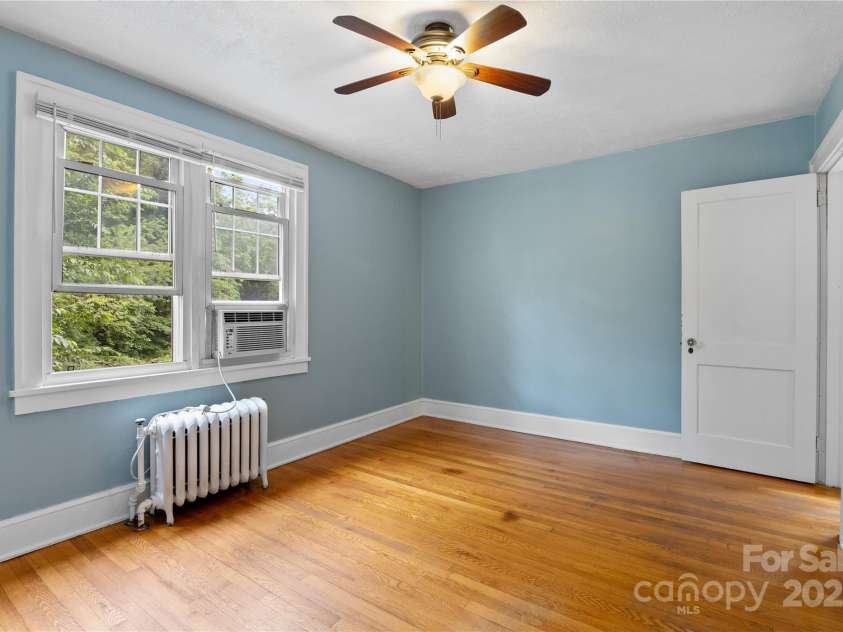 30 Caledonia Road, Asheville, NC 28803.  MLS# CAR4273890, YatesRealty ID 22417. 