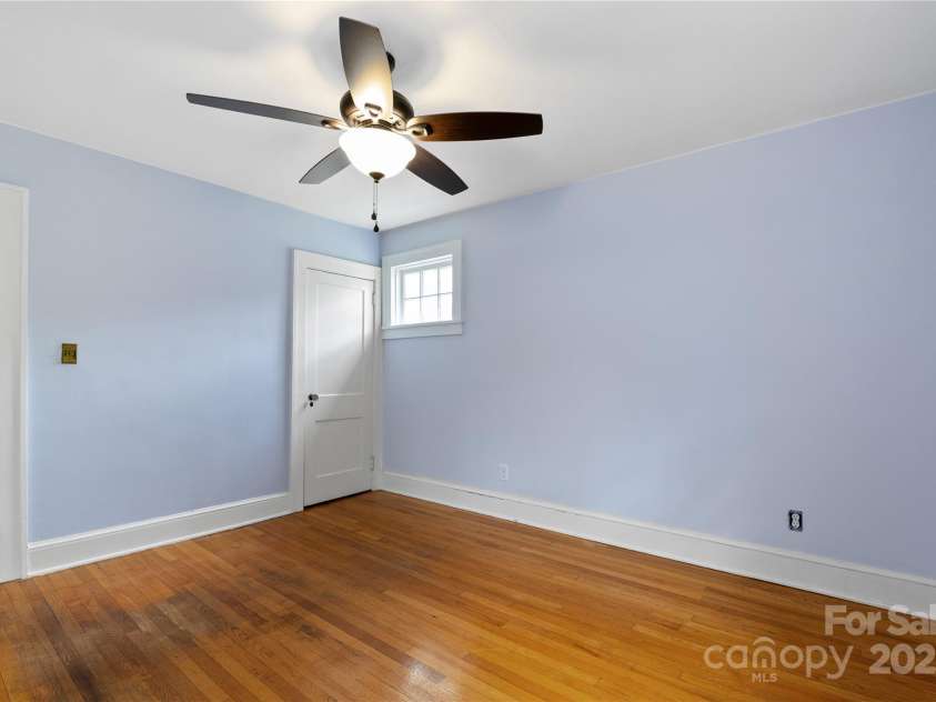 30 Caledonia Road, Asheville, NC 28803.  MLS# CAR4273890, YatesRealty ID 22417. 