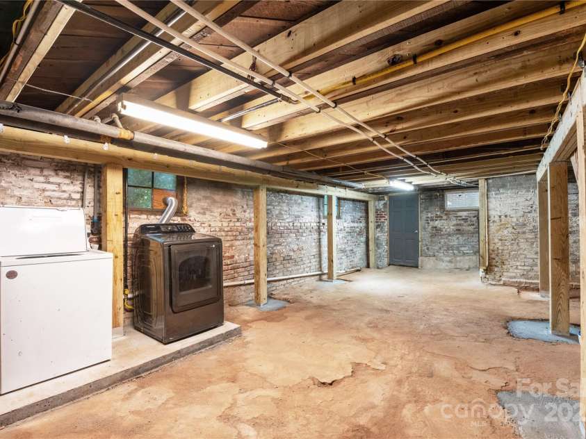 30 Caledonia Road, Asheville, NC 28803.  MLS# CAR4273890, YatesRealty ID 22417. 