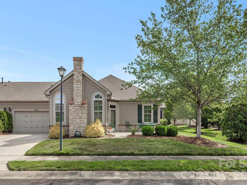 4607 Nashua Drive, Matthews, NC 28105.  MLS# CAR4379936, YatesRealty ID 22417. 