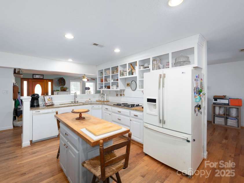 170 Eagle Drive, Salisbury, NC 28144.  MLS# CAR4274556, YatesRealty ID 22419. 