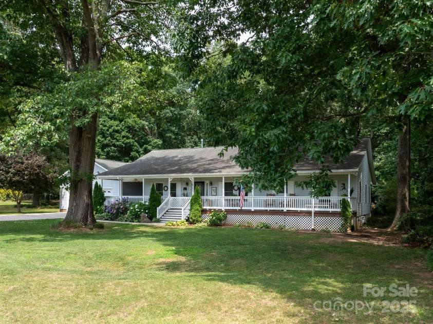 170 Eagle Drive, Salisbury, NC 28144.  MLS# CAR4274556, YatesRealty ID 22419. 