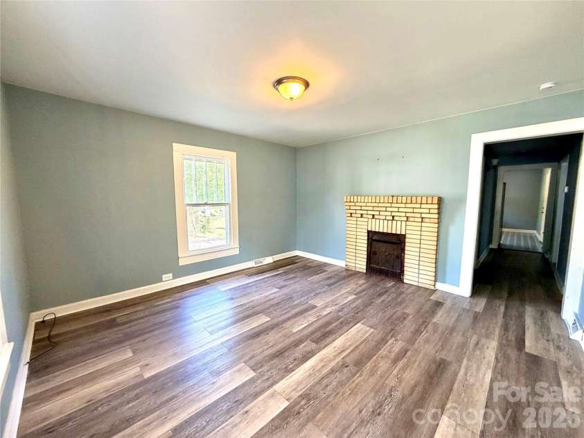 519 Locust Street, Kannapolis, NC 28081.  MLS# CAR4381822, YatesRealty ID 22419. 