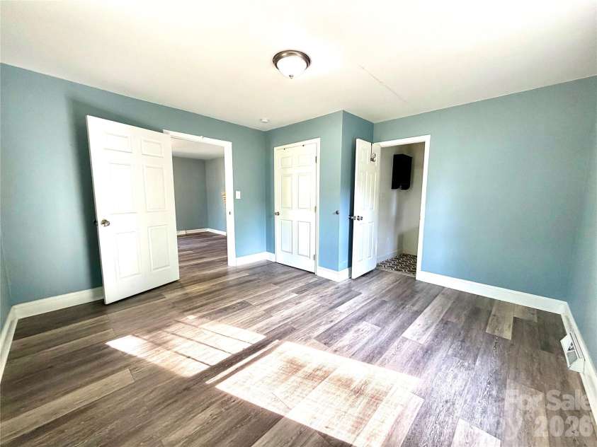 519 Locust Street, Kannapolis, NC 28081.  MLS# CAR4381822, YatesRealty ID 22419. 