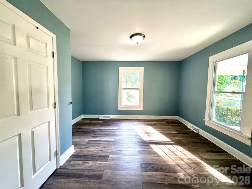 519 Locust Street, Kannapolis, NC 28081.  MLS# CAR4381822, YatesRealty ID 22419. 