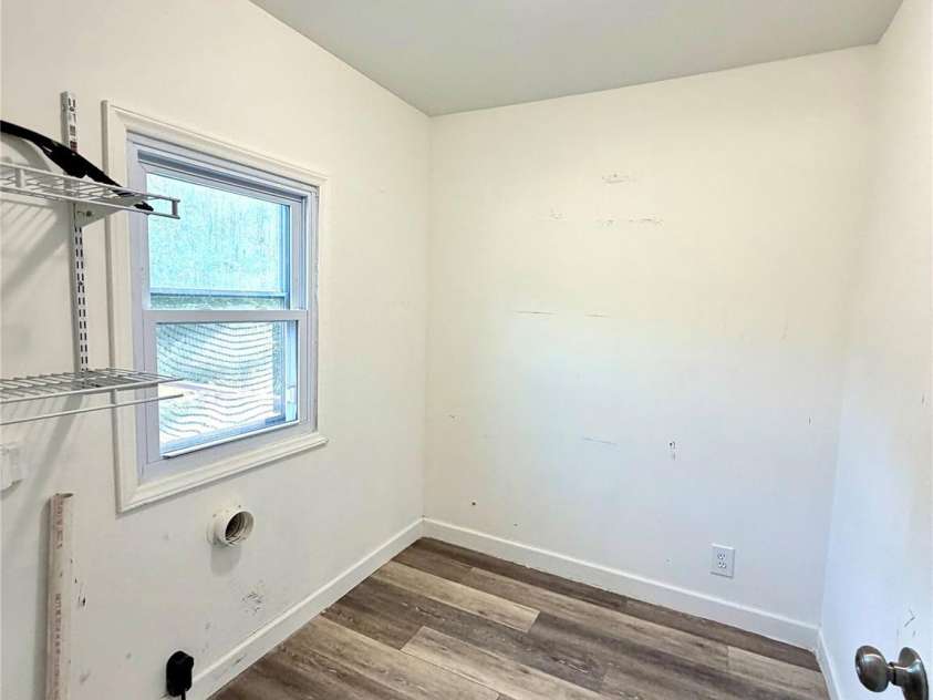 519 Locust Street, Kannapolis, NC 28081.  MLS# CAR4381822, YatesRealty ID 22419. 