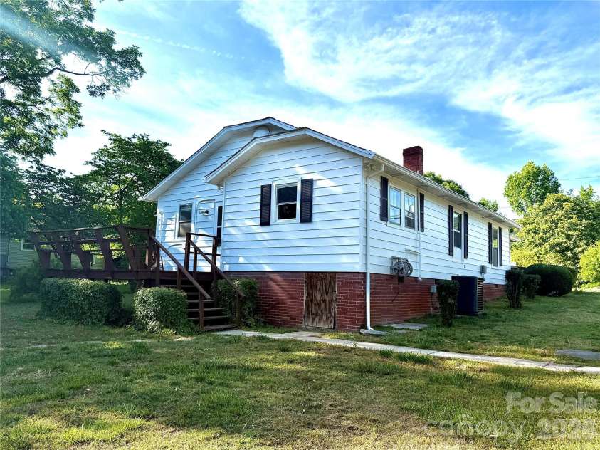 519 Locust Street, Kannapolis, NC 28081.  MLS# CAR4381822, YatesRealty ID 22419. Picture Virtually Staged