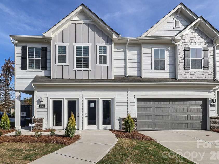 2007 Bayou Trace Drive, Charlotte, NC 28262.  MLS# CAR4382736, YatesRealty ID 22420. 