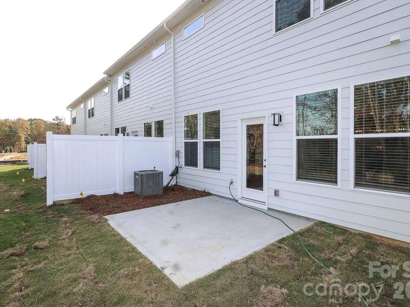 2007 Bayou Trace Drive, Charlotte, NC 28262.  MLS# CAR4382736, YatesRealty ID 22420. 