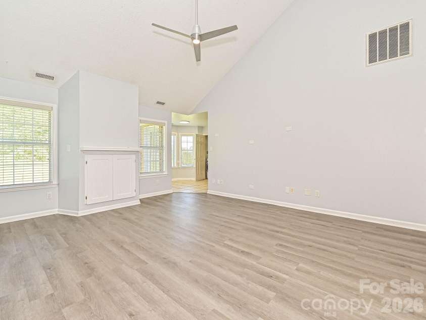 4922 Alexis Drive, Indian Trail, NC 28079.  MLS# CAR4382552, YatesRealty ID 22421. Great Room