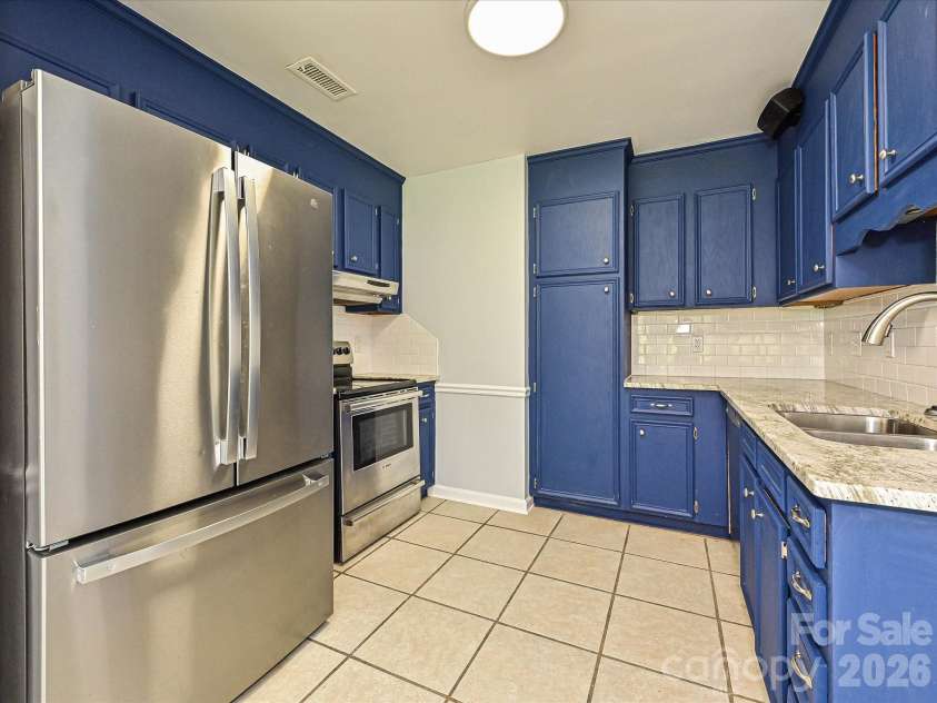 4922 Alexis Drive, Indian Trail, NC 28079.  MLS# CAR4382552, YatesRealty ID 22421. Kitchen