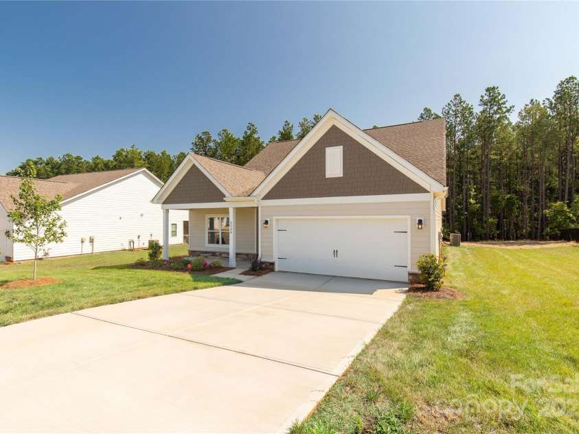 5208 Admirals Landing, Lancaster, SC 29720.  MLS# CAR4272133, YatesRealty ID 22421. 