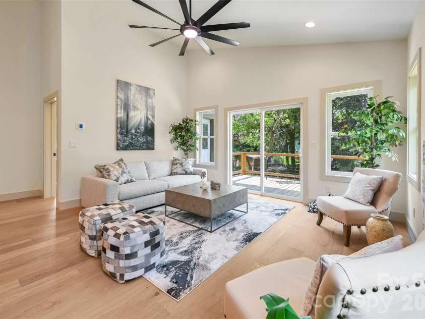 30 Sand Hill Road, Asheville, NC 28806.  MLS# CAR4382772, YatesRealty ID 22422. 