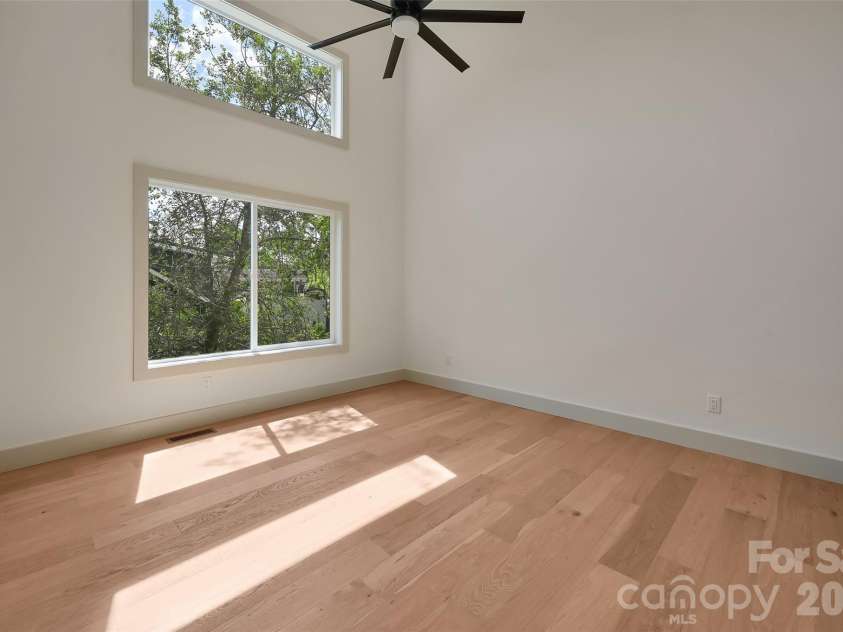 30 Sand Hill Road, Asheville, NC 28806.  MLS# CAR4382772, YatesRealty ID 22422. 