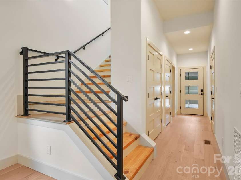 30 Sand Hill Road, Asheville, NC 28806.  MLS# CAR4382772, YatesRealty ID 22422. Light filled entry