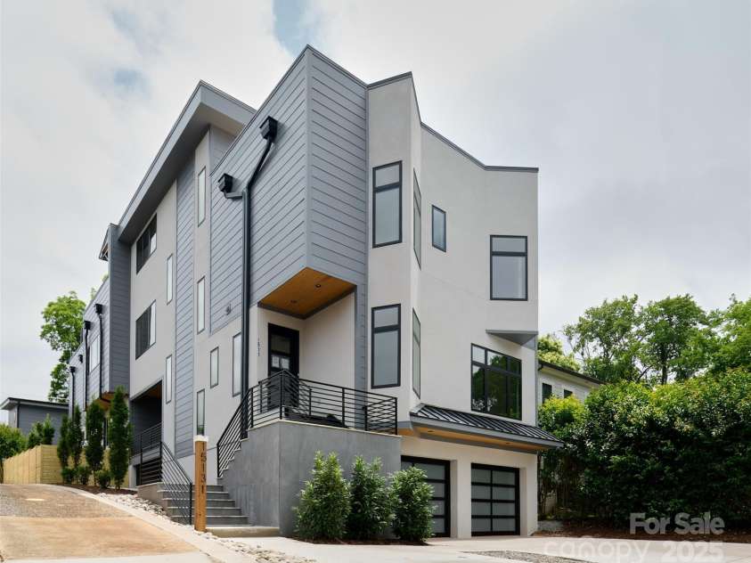 1511 Waverly Avenue, Charlotte, NC 28203.  MLS# CAR4275705, YatesRealty ID 22424. 