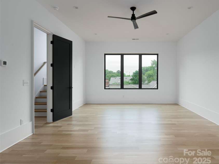 1511 Waverly Avenue, Charlotte, NC 28203.  MLS# CAR4275705, YatesRealty ID 22424. 