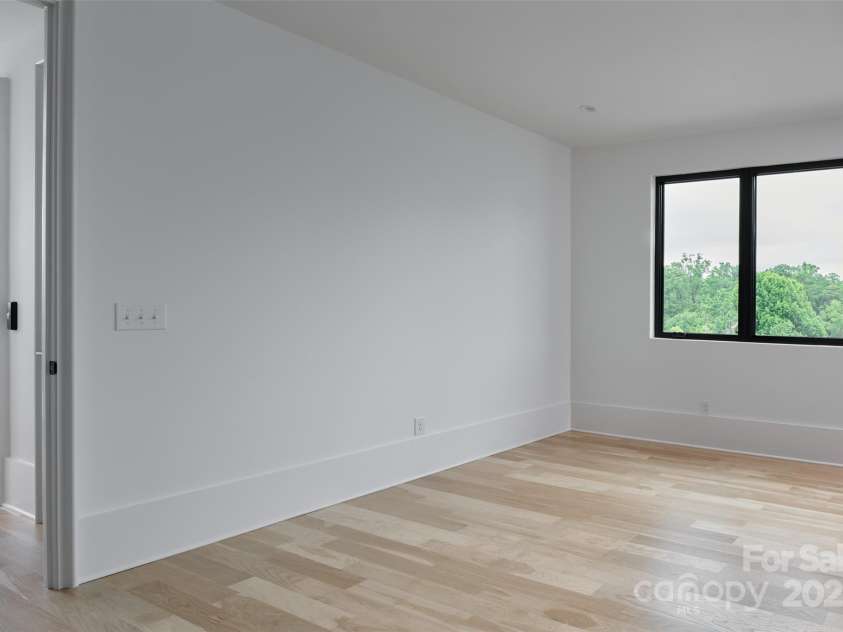 1511 Waverly Avenue, Charlotte, NC 28203.  MLS# CAR4275705, YatesRealty ID 22424. 