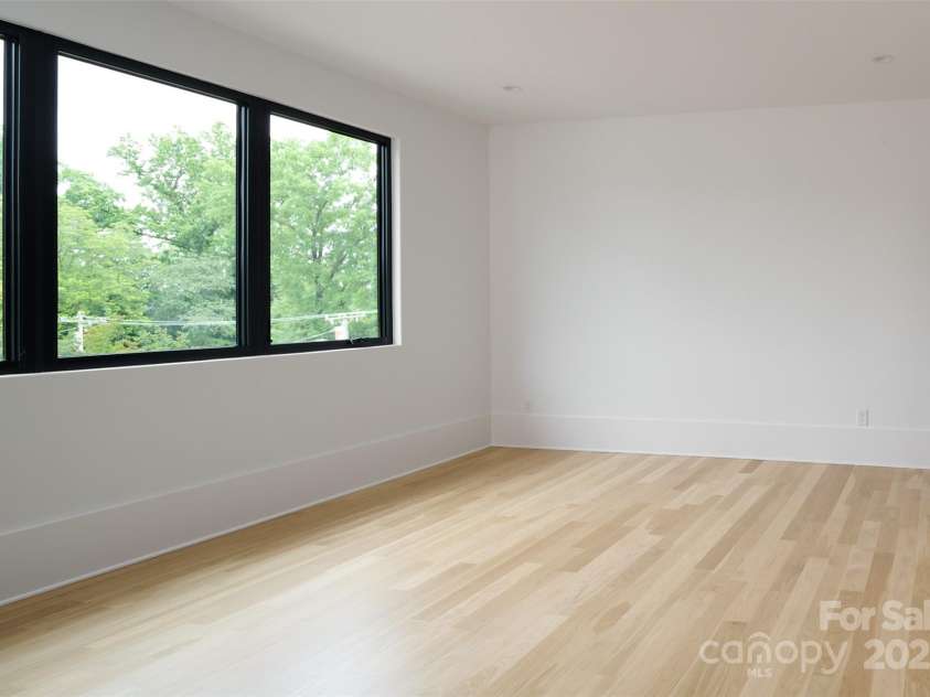 1511 Waverly Avenue, Charlotte, NC 28203.  MLS# CAR4275705, YatesRealty ID 22424. 