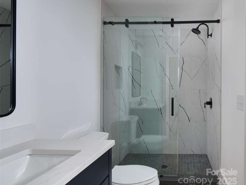 1511 Waverly Avenue, Charlotte, NC 28203.  MLS# CAR4275705, YatesRealty ID 22424. 