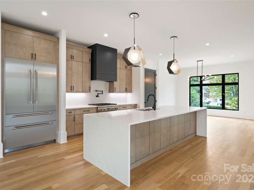 1511 Waverly Avenue, Charlotte, NC 28203.  MLS# CAR4293317, YatesRealty ID 22424. 