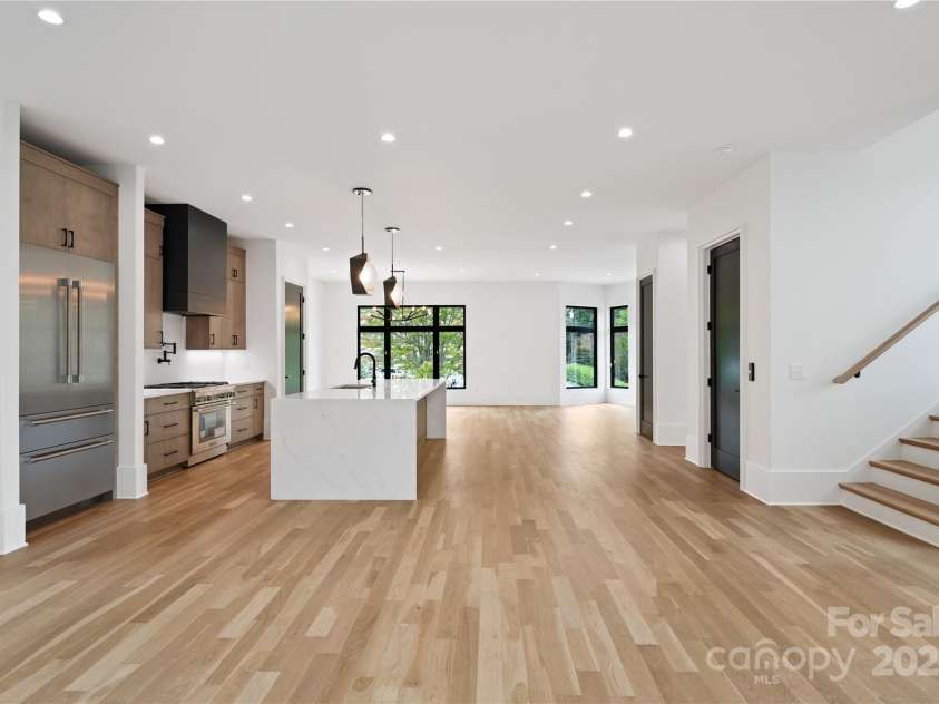 1511 Waverly Avenue, Charlotte, NC 28203.  MLS# CAR4293317, YatesRealty ID 22424. 