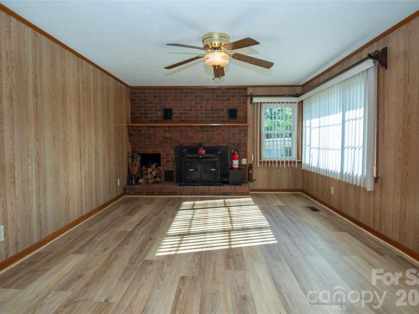 3036 Flat Gap Road, Valdese, NC 28690.  MLS# CAR4382777, YatesRealty ID 22424. 