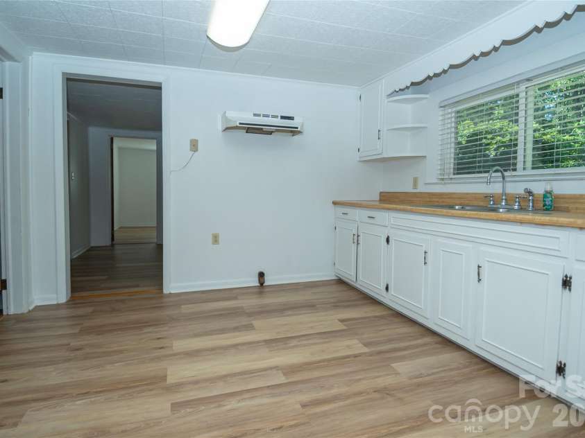 3036 Flat Gap Road, Valdese, NC 28690.  MLS# CAR4382777, YatesRealty ID 22424. 