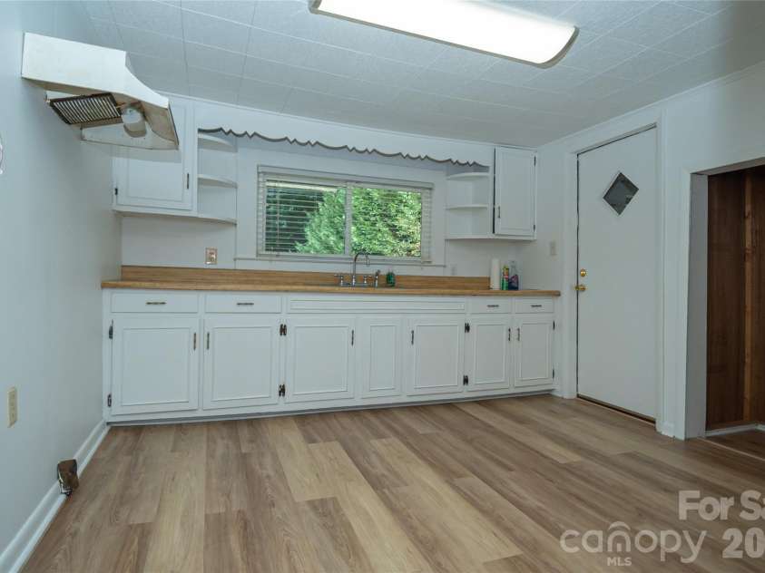 3036 Flat Gap Road, Valdese, NC 28690.  MLS# CAR4382777, YatesRealty ID 22424. 