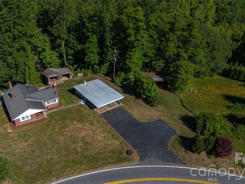 3036 Flat Gap Road, Valdese, NC 28690.  MLS# CAR4382777, YatesRealty ID 22424. 