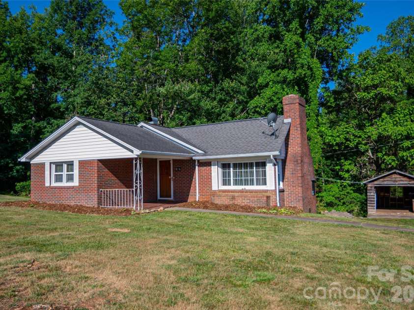 3036 Flat Gap Road, Valdese, NC 28690.  MLS# CAR4382777, YatesRealty ID 22424. 