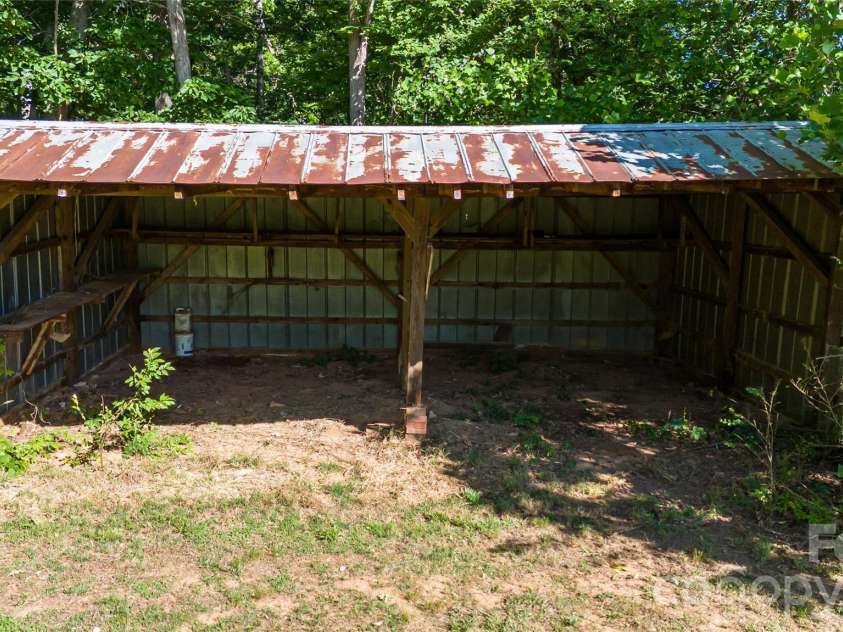 3036 Flat Gap Road, Valdese, NC 28690.  MLS# CAR4382777, YatesRealty ID 22424. 