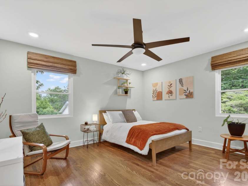 140 Dunbar Street, Bryson City, NC 28713.  MLS# CAR4382770, YatesRealty ID 22427. 