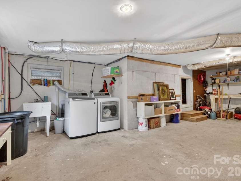 140 Dunbar Street, Bryson City, NC 28713.  MLS# CAR4382770, YatesRealty ID 22427. 
