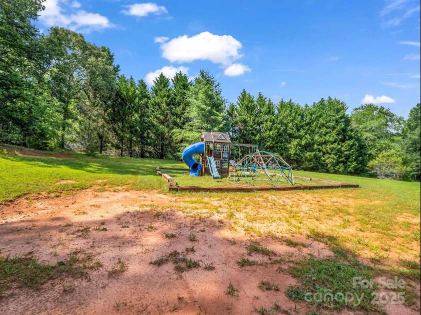 175 Sundance Drive, Rutherfordton, NC 28139.  MLS# CAR4274340, YatesRealty ID 22427. 